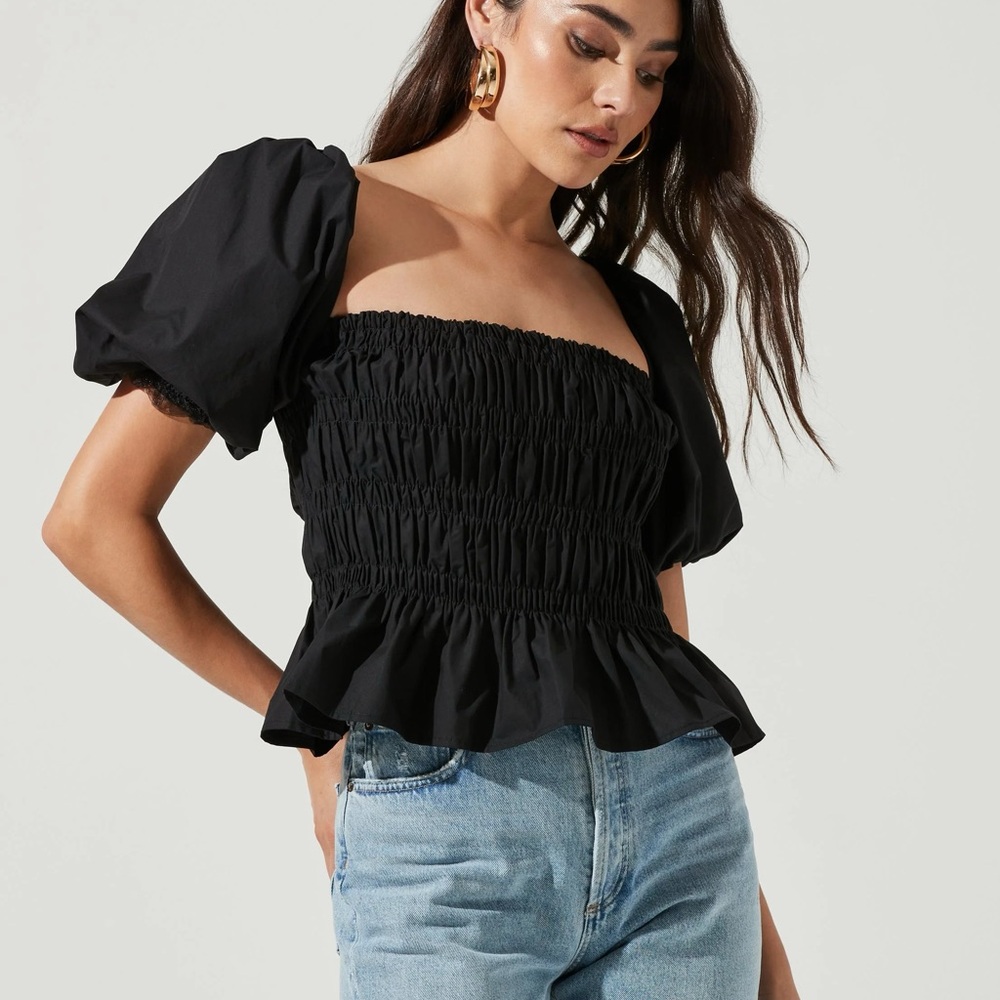 ASTR The Label‎ Savina Bubble Sleeve Top in Black Size Medium *flaw